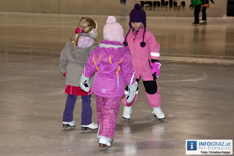 Weihnachtsmann beim Eissportclub ESC Graz - 034