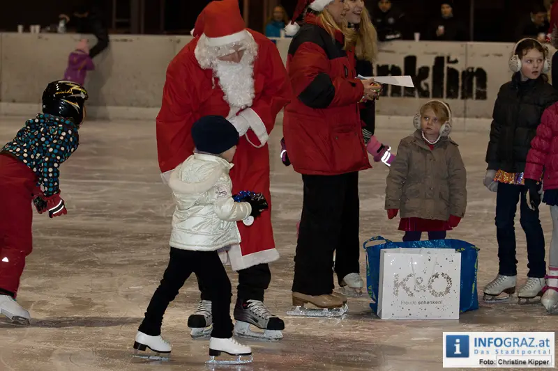 Weihnachtsmann beim Eissportclub ESC Graz - 035