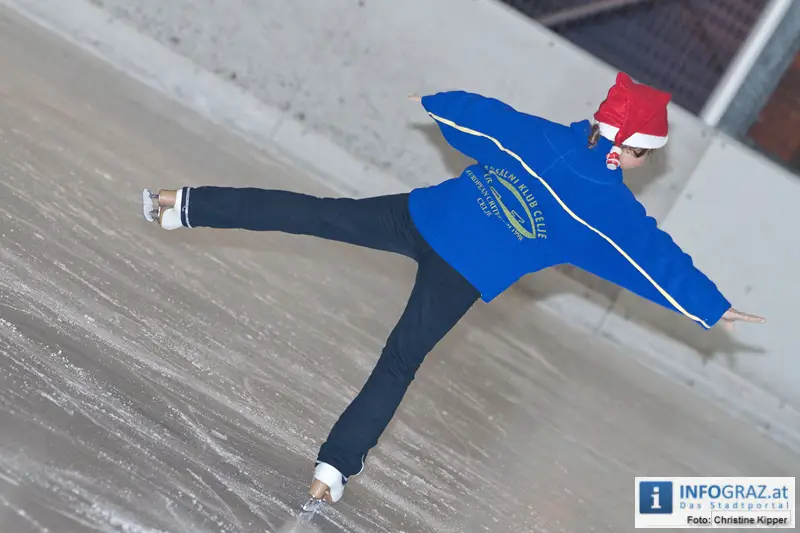 Weihnachtsmann beim Eissportclub ESC Graz - 037