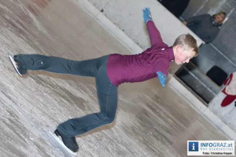 Weihnachtsmann beim Eissportclub ESC Graz - 039