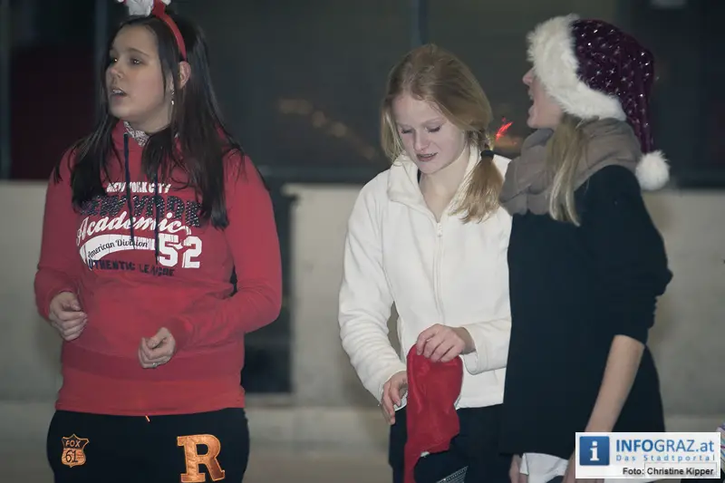 Weihnachtsmann beim Eissportclub ESC Graz - 044