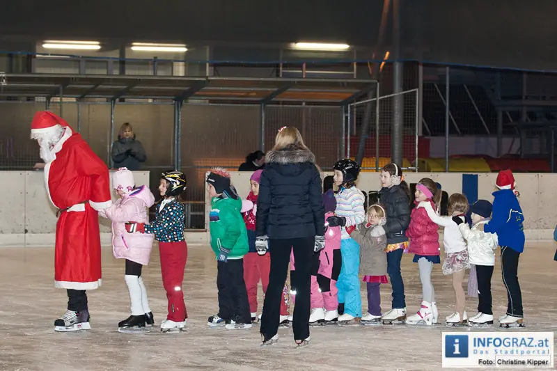 Weihnachtsmann beim Eissportclub ESC Graz - 053