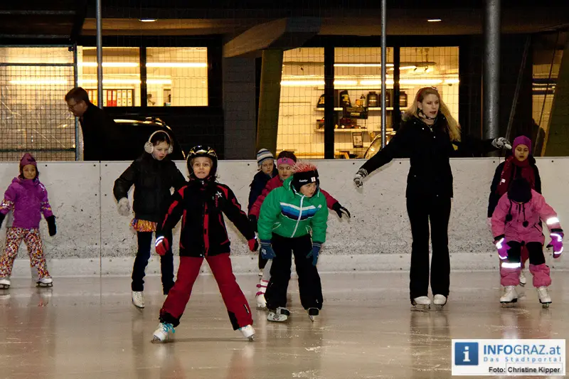 Weihnachtsmann beim Eissportclub ESC Graz - 056