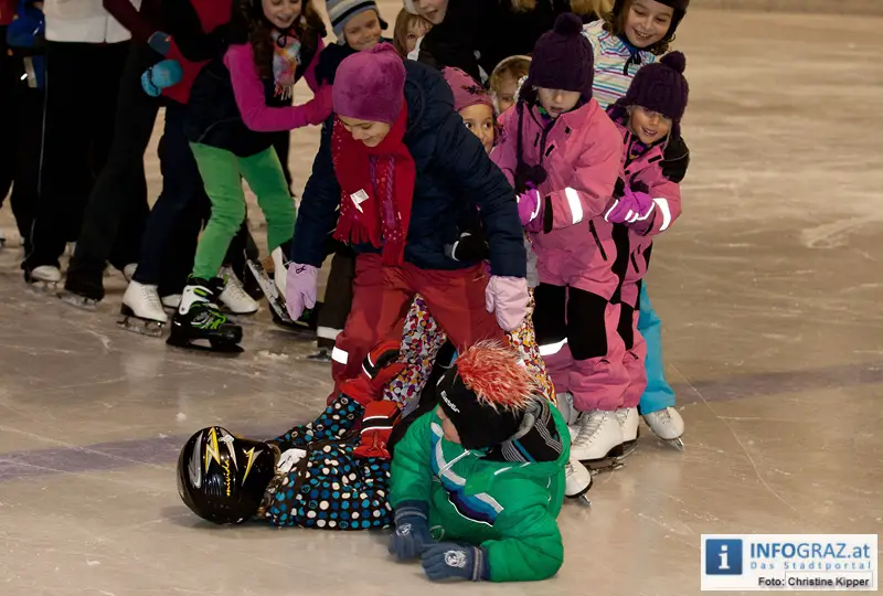 Weihnachtsmann beim Eissportclub ESC Graz - 058