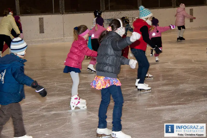 Weihnachtsmann beim Eissportclub ESC Graz - 062