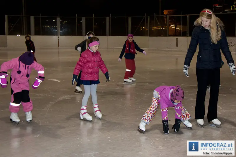 Weihnachtsmann beim Eissportclub ESC Graz - 066