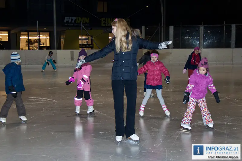 Weihnachtsmann beim Eissportclub ESC Graz - 067