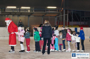 Liebenauer Eishalle Graz,22.12.2012,Kinderpunsch, Weihnachtskekse,Geschenke, Kunststücke,Pirouetten ,Spielen,Eis, Eissternchen ,Eisläufer ,Weihnachtszauber