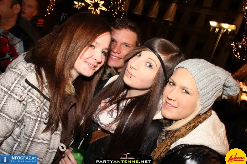 Antenne Silvesterdorf Hauptplatz Graz - 001