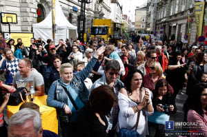 grazer stadtfest 2013,1.6.2013,sonnenschein,hauptplatz,jung und alt,grazer,nicht-grazer,innenstadt,krone,innenstadtbereich,musikdarbietungen,unterhaltungsprogramm,nervenkitzel,bungee-jumping