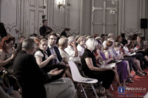 salonmodenschau,museum im palais,29. Juni 2013,handwerkliches können,modisches fingerspitzengefühl,traumhafte modelle,frech,elegant,romantisch,sexy,models,art & fashion team