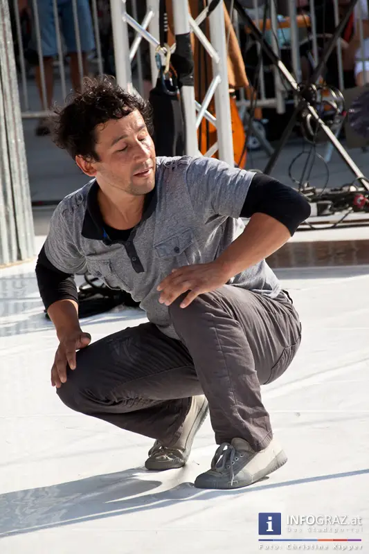 atempo circ la strada graz 28 Juli 2013 grosser zirkus spanisch spektakulaere akrobatik grazer hauptplatz 18