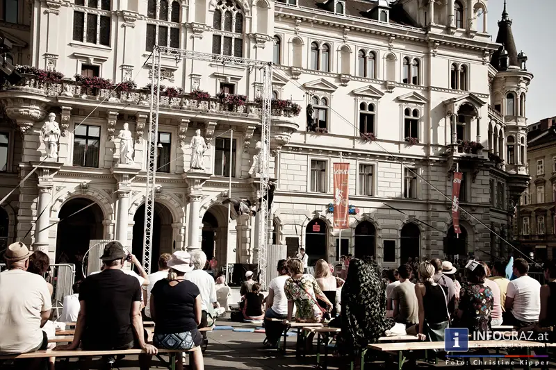 atempo circ la strada graz 28 Juli 2013 grosser zirkus spanisch spektakulaere akrobatik grazer hauptplatz 19
