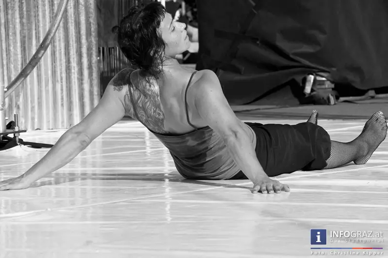 atempo circ la strada graz 28 Juli 2013 grosser zirkus spanisch spektakulaere akrobatik grazer hauptplatz 22