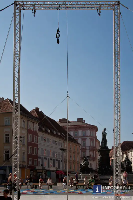 atempo circ la strada graz 28 Juli 2013 grosser zirkus spanisch spektakulaere akrobatik grazer hauptplatz 23