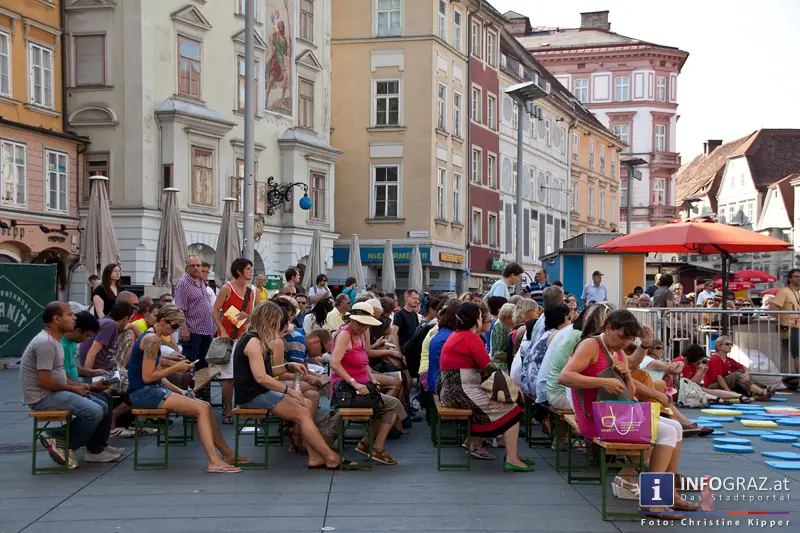 atempo circ la strada graz 28 Juli 2013 grosser zirkus spanisch spektakulaere akrobatik grazer hauptplatz 34