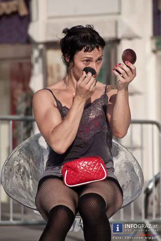 atempo circ la strada graz 28 Juli 2013 grosser zirkus spanisch spektakulaere akrobatik grazer hauptplatz 38