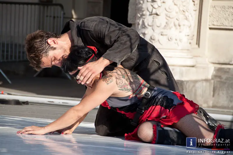 atempo circ la strada graz 28 Juli 2013 grosser zirkus spanisch spektakulaere akrobatik grazer hauptplatz 73
