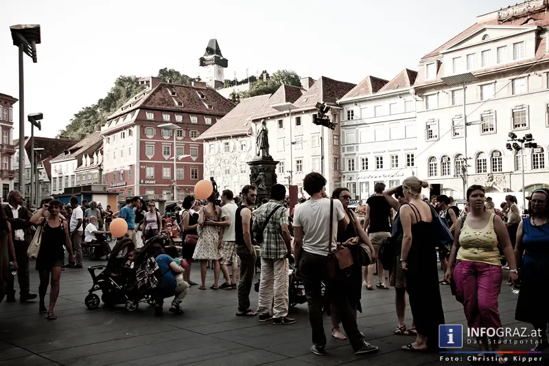 atempo circ la strada graz 28 Juli 2013 grosser zirkus spanisch spektakulaere akrobatik grazer hauptplatz 83