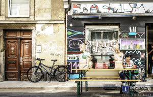 eröffnung neue jakoministraße,7.9.2013,kreativwirtschaft,klosterwiesgasse,knallrote bodenbelag,designmonat 2010,aufsehen,kontroversen sorgte,kreativviertel,designzone