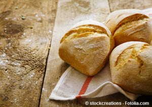 restl resteverwertung kochrezepte brot uebrig uebriges pilze kueche rezept petersilie paprika champignons champignon roggenbrot Fotolia 44717989 XS