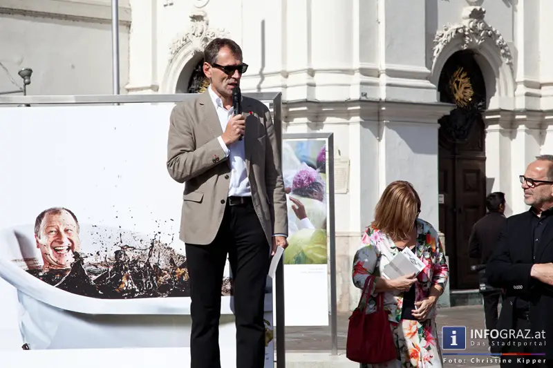 Ausstellung Menschenbilder 2013 am Grazer Mariahilferplatz - 038