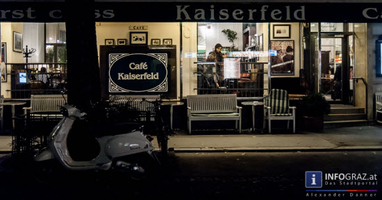 Grandcafé Kaiserfeld Graz,vernissage Graz,17.10.2013,künstergruppe verhackart,grandcafé kaiserfeld,martina reithofer,nicole maurer,dr. kurt flecker,michael krusche,rede
