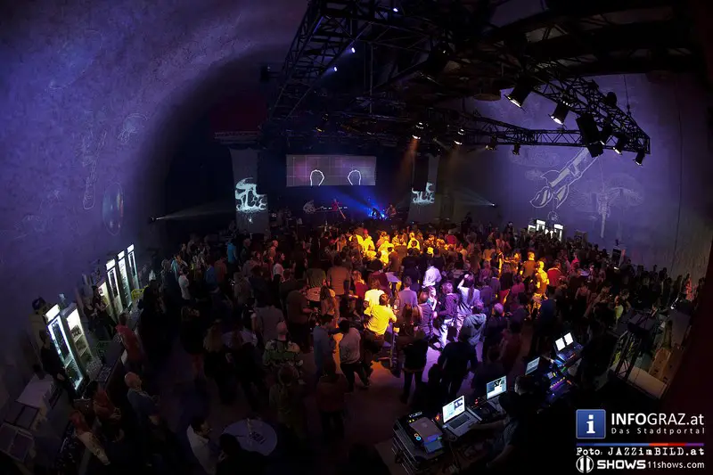 DIDGE & BASS 5-JAHRESFEIER - 10 JAHRE RHYTHMEN Dom im Berg Graz, 06.12.2013 - 011