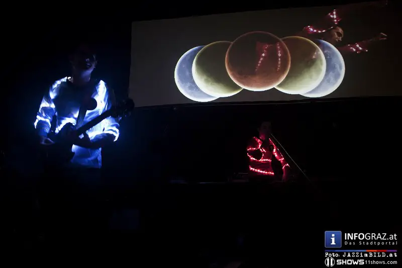 DIDGE & BASS 5-JAHRESFEIER - 10 JAHRE RHYTHMEN Dom im Berg Graz, 06.12.2013 - 013