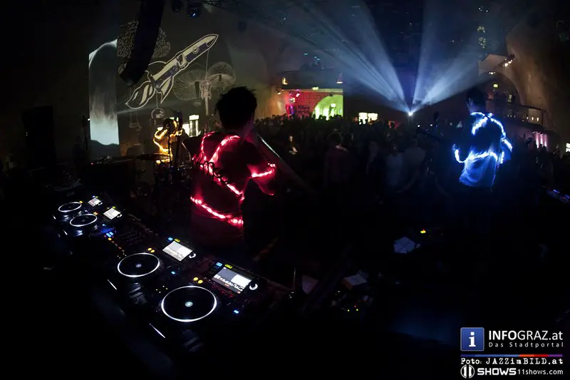 DIDGE & BASS 5-JAHRESFEIER - 10 JAHRE RHYTHMEN Dom im Berg Graz, 06.12.2013 - 019