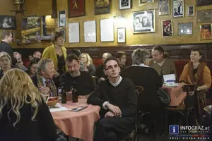 'Unter Männern' , Irene S. im Theatercafé