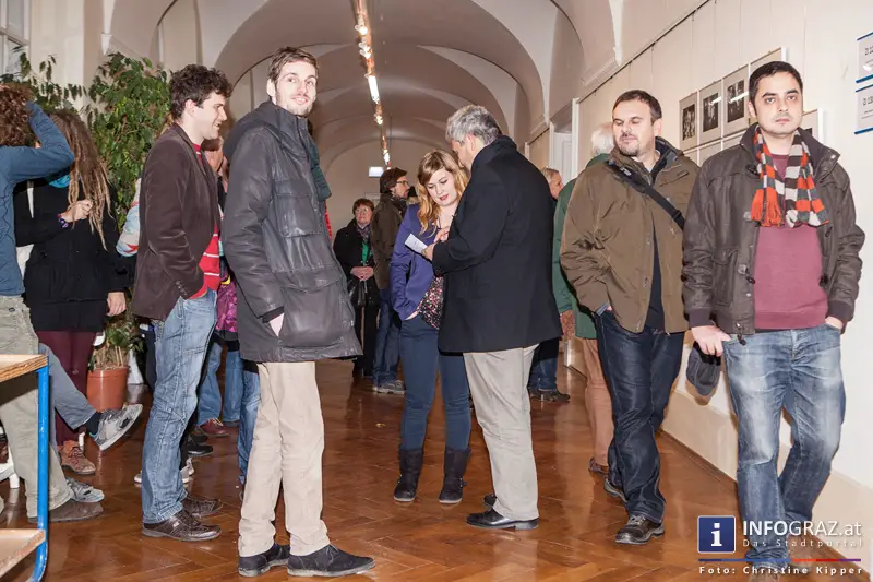 KOLLEKTIV GRAUKARTE ‚saisonkarte‘ - Vernissage am 11. Dezember 2013 in der Rathausgalerie - 018
