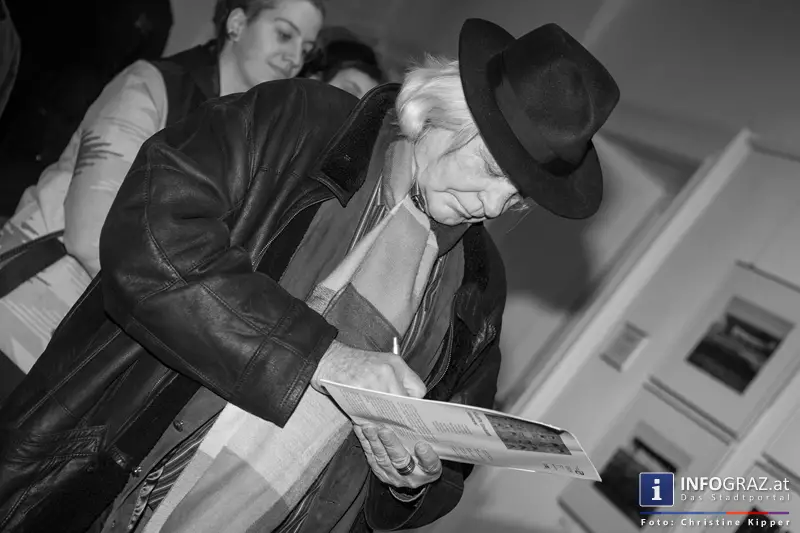 KOLLEKTIV GRAUKARTE ‚saisonkarte‘ - Vernissage am 11. Dezember 2013 in der Rathausgalerie - 032