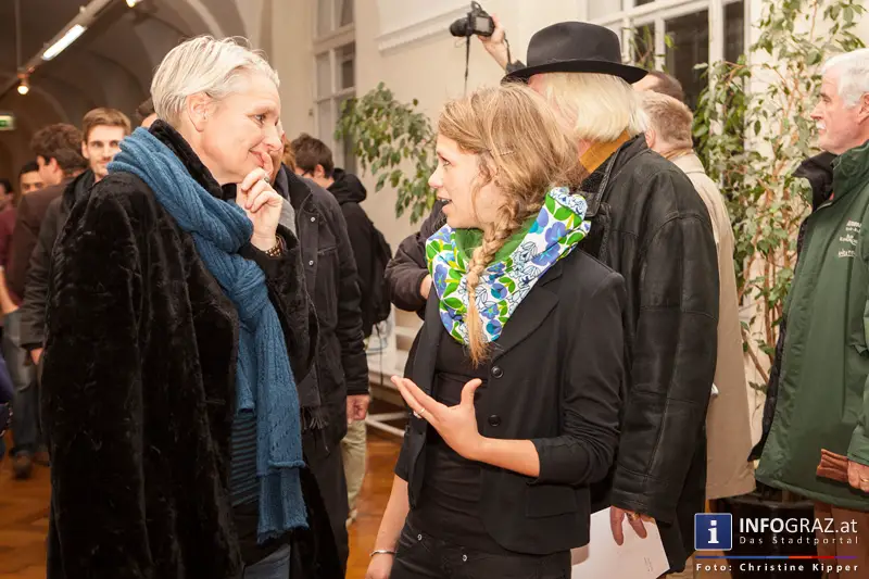 KOLLEKTIV GRAUKARTE ‚saisonkarte‘ - Vernissage am 11. Dezember 2013 in der Rathausgalerie - 038