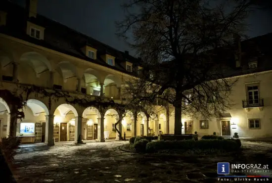 Schloß St. Martin in Graz,cd–präsentation,rauhnächte,ensemble wildbacher,17.12.2013,hörspiel,mystisch,sagenumwoben,faszination,collage aus texten und bildern, michael krusche,gastmusiker,tino sekay,sprecher