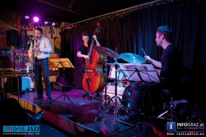 stockwerk graz,thomas savy trio,19.12.2013,stéphane kerecki,fabrice moreau,bassklarinettist,geheimtipp,senkrechtstarter