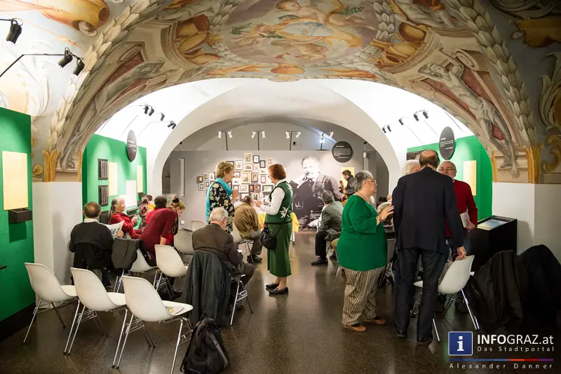 In den Räumen der Steirischen Landesbibliothek - 001