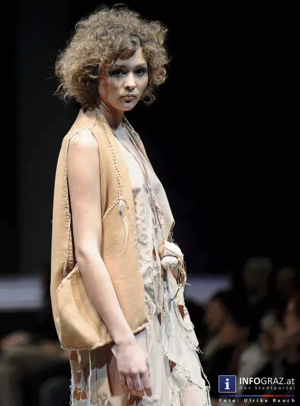 crossing fashion 8 2 2014 mumuth graz mode sri lanka designer fashionshow film praesentation dokumentation 34