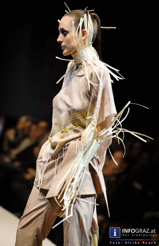 crossing fashion 8 2 2014 mumuth graz mode sri lanka designer fashionshow film praesentation dokumentation 63