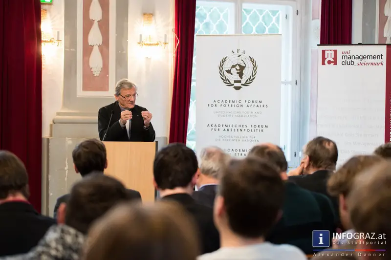 Wolfgang Schüssel im Meerscheinschlössl Graz am 11. Februar 2014 zum Thema ‚Europa im globalen Kontext‘. - 017
