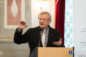 bundeskanzler wolfgang schüssel,meerscheinschlössl graz,11. Februar 2014,akademisches forum für außenpolitik graz,europa im globalen kontext,vortrag,identität