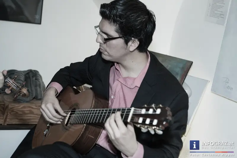 ausstellungseroeffnung 14 02 2014 tanz mariahilferstrasse 24 mosai co tatortkunst ort der begegnung anna zottmann martin eder christine kipper-64