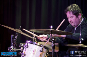 cholet-känzig-papaux trio,jazz,stockwerk graz,28. Februar 2014,theater von auxerre,europäische rhythmusgruppen,minimalistische begleitung,fieberhafter groove