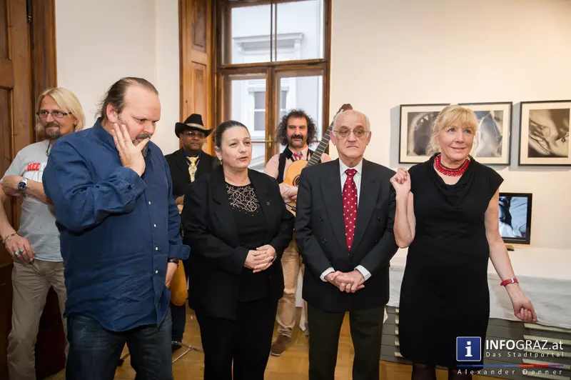 Vernissage der Fotoausstellung Camilo Guevara in Graz - Auf den Spuren des Diogenes am 11. April 2014 - 021