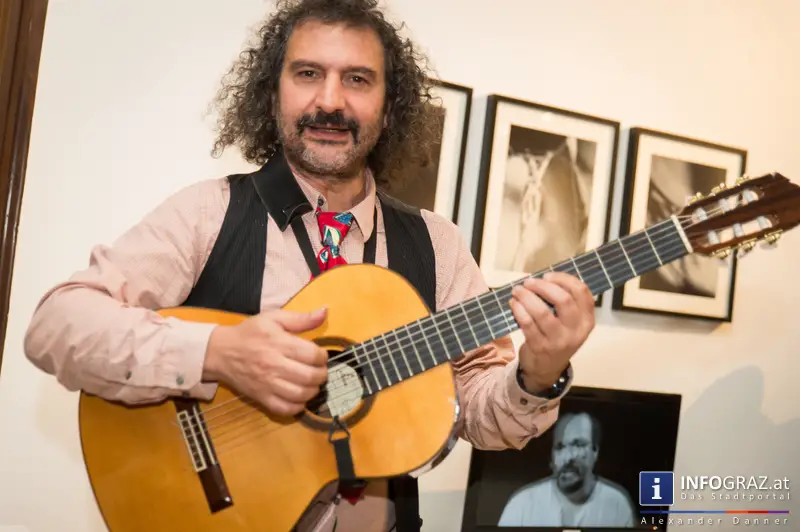 Vernissage der Fotoausstellung Camilo Guevara in Graz - Auf den Spuren des Diogenes am 11. April 2014 - 041