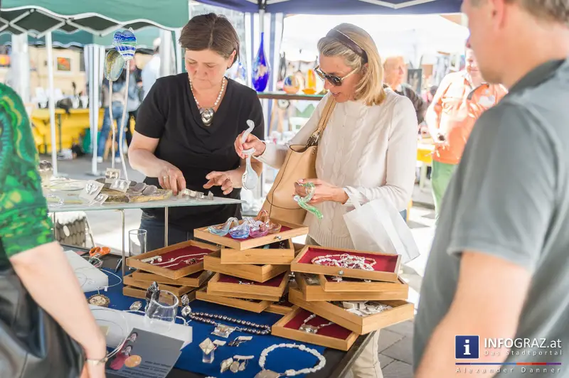 KUNST Markt der Kunst Meile Graz am Schloßbergplatz, 10.5.2014 - 041