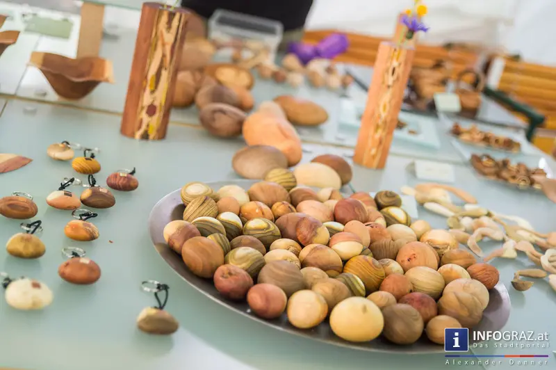 KUNST Markt der Kunst Meile Graz am Schloßbergplatz, 10.5.2014 - 044