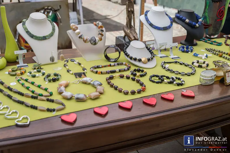 KUNST Markt der Kunst Meile Graz am Schloßbergplatz, 10.5.2014 - 047