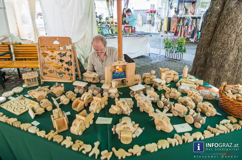 KUNST Markt der Kunst Meile Graz am Schloßbergplatz, 10.5.2014 - 057