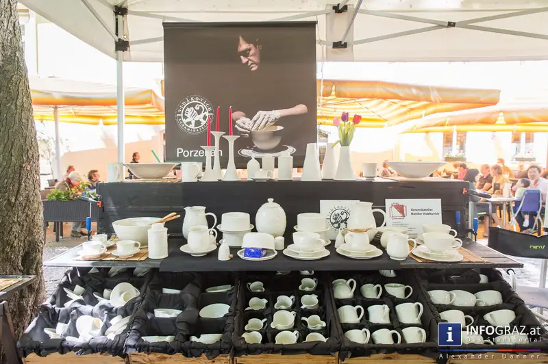 KUNST Markt der Kunst Meile Graz am Schloßbergplatz, 10.5.2014 - 063